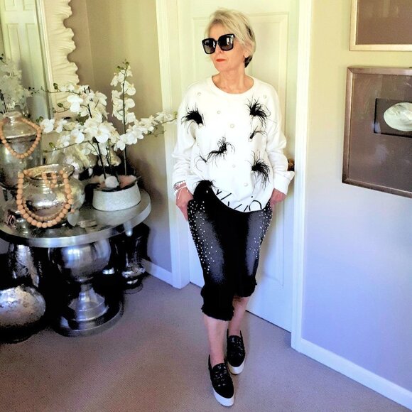 NWOT Christine Phillipe black wash denim shorts w/ faux pearl & crystals, 4 - Picture 1 of 11